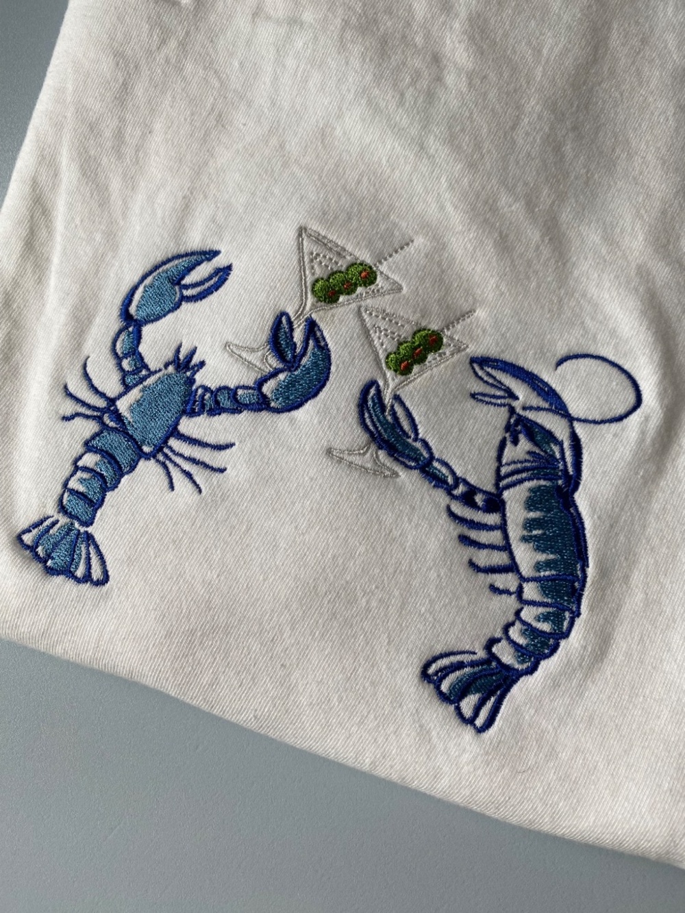 Embroidered lobsters toasting with martinis ๐ธ - Picture 9 of 9